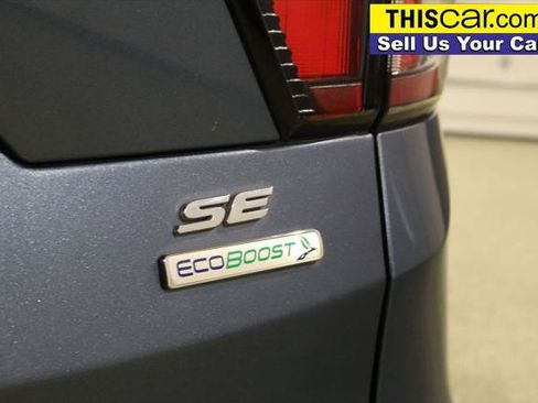 Used 2018 Ford Escape SE w/ SE Sport Appearance Package FWD image 12