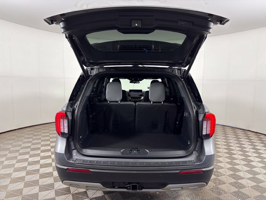 New 2027 Ford Explorer Active w/ Active Comfort Package RWD image 32