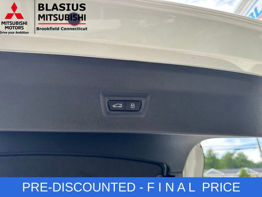 Used 2025 BMW X4 xDrive30i AWD/4WD image 55
