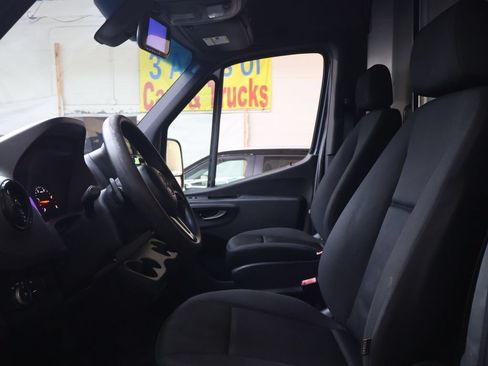 Used 2019 Mercedes-Benz Sprinter 144 image 14