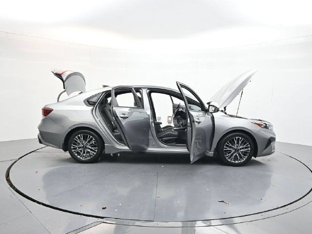 Used 2023 Kia Forte GT-Line w/ GT-Line Technology Package FWD image 49