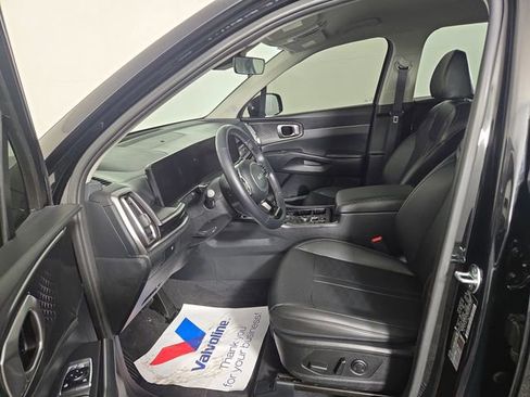 Certified 2025 Kia Sorento S image 13