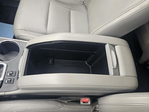 Used 2016 Toyota Highlander XLE image 34