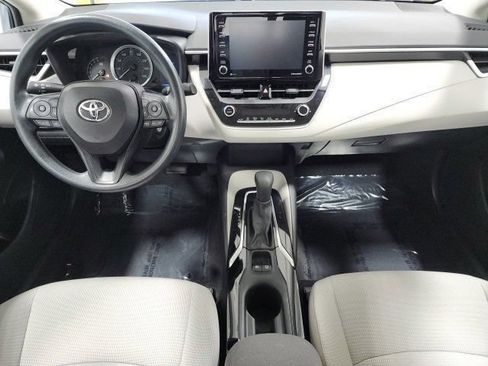 Used 2021 Toyota Corolla LE FWD image 2