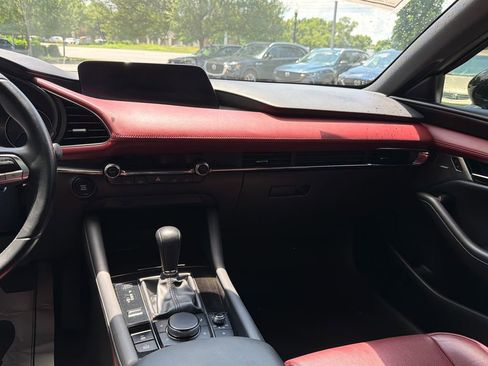 Used 2019 MAZDA MAZDA3 Hatchback w/ Premium Package FWD image 26