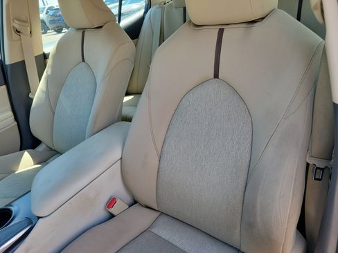 Used 2020 Toyota Camry LE FWD image 6