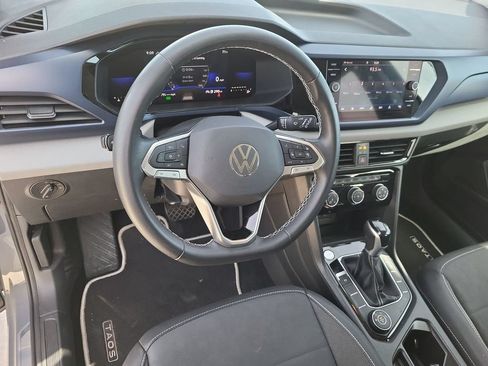Used 2023 Volkswagen Taos SE AWD/4WD image 16