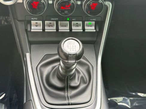 Used 2024 Toyota GR86 Premium image 32