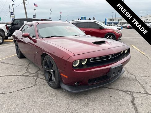 Used 2019 Dodge Challenger R/T w/ Driver Convenience Group RWD image 1
