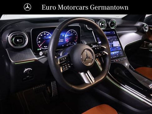 Used 2026 Mercedes-Benz GLC 300 4MATIC image 32