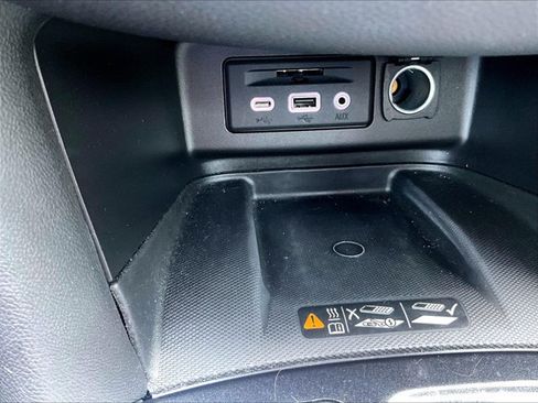 Used 2024 Chevrolet Equinox Premier FWD image 26