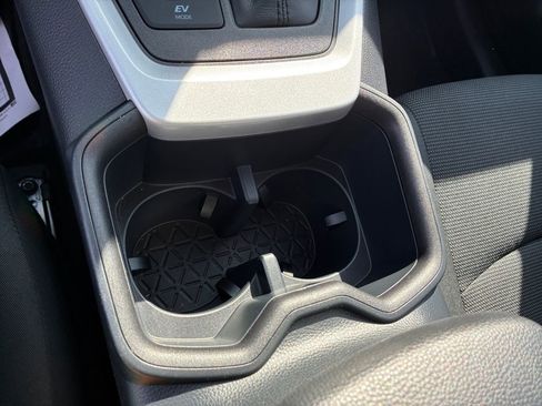 Used 2025 Toyota RAV4 LE image 26