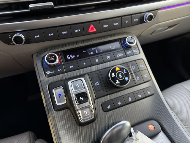Used 2024 Hyundai Palisade Limited AWD/4WD image 31