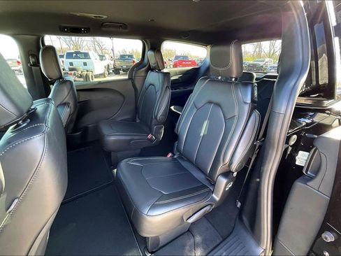 New 2026 Chrysler Voyager LX image 10