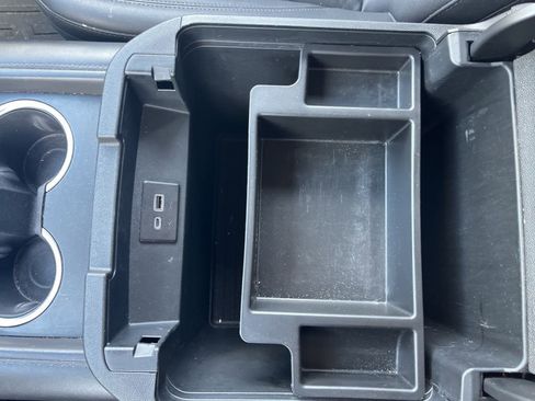 Used 2022 Chevrolet Suburban LT image 28