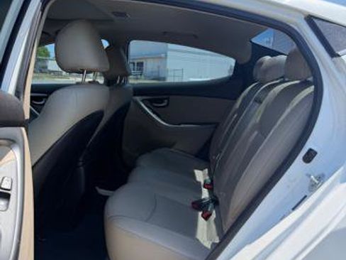 Used 2014 Hyundai Elantra Limited w/ Option Group 03 FWD image 11