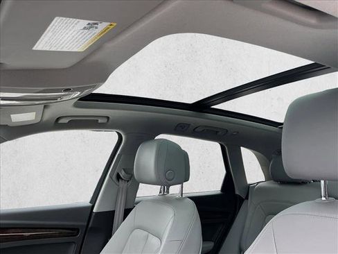 Used 2018 Audi Q5 2.0T Premium Plus w/ Premium Plus Package image 11