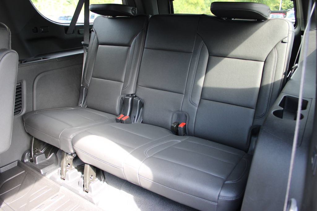 Used 2024 Chevrolet Suburban Z71 w/ Luxury Package AWD/4WD image 47