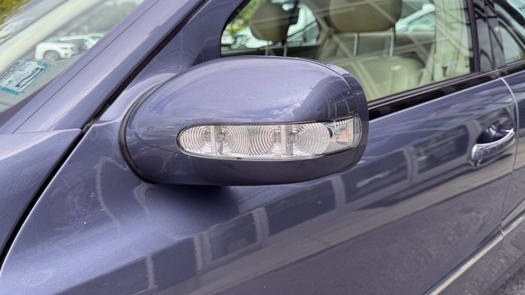 Used 2005 Mercedes-Benz E 320 CDI Sedan image 9