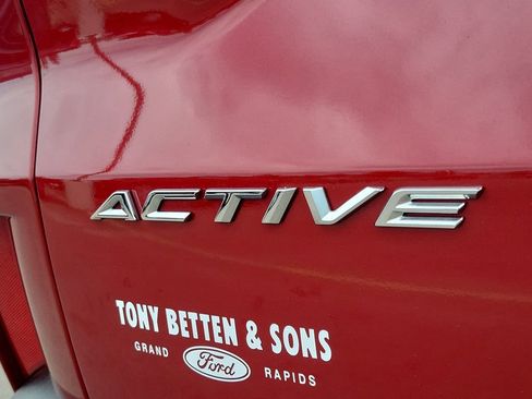 Used 2023 Ford Escape Active w/ Tech Pack #2 AWD/4WD image 7