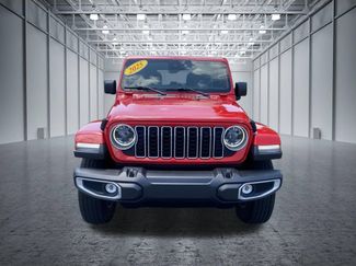 Used 2025 Jeep Wrangler Unlimited Sahara AWD/4WD video 3