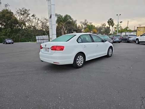 Used 2014 Volkswagen Jetta S image 5