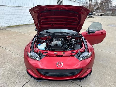 Used 2016 MAZDA MX-5 Miata Club image 10
