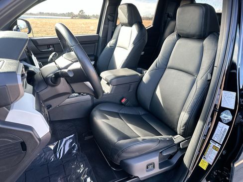 Used 2024 Toyota Tacoma TRD Off-Road image 11