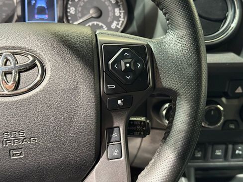 Used 2022 Toyota Tacoma TRD Off-Road w/ Technology Package image 22