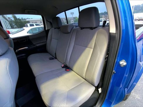 Used 2018 Toyota Tacoma SR5 AWD/4WD image 20