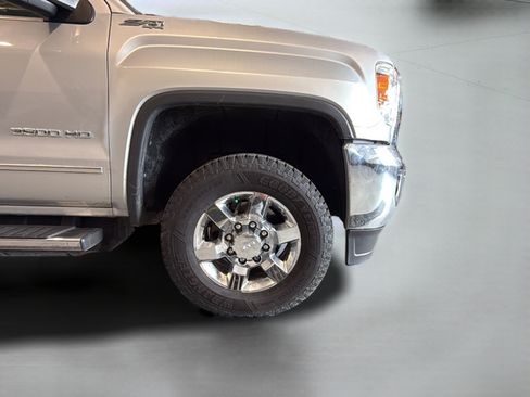 Used 2018 GMC Sierra 3500 SLT w/ Duramax Plus Package AWD/4WD image 39