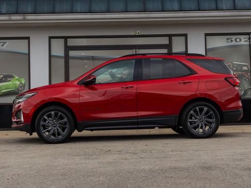 Used 2022 Chevrolet Equinox RS w/ LPO, Floor Liner Package image 9