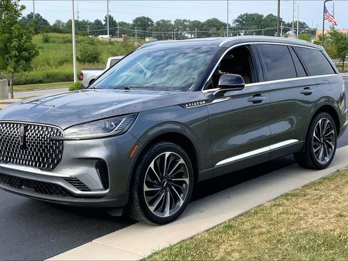 Used 2025 Lincoln Aviator Reserve w/ Equipment Group 201A AWD/4WD image 5