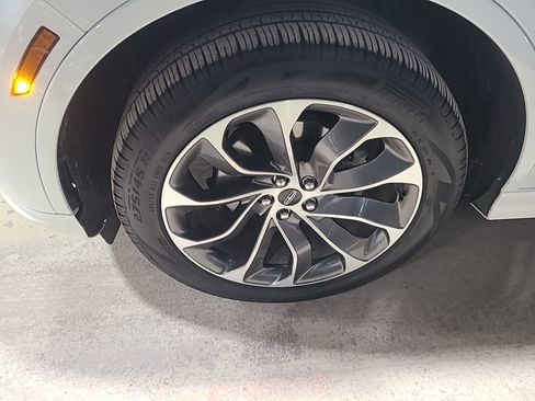 Used 2025 Lincoln Aviator AWD image 7