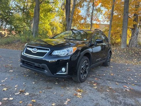 Used 2017 Subaru Crosstrek 2.0i Premium image 3