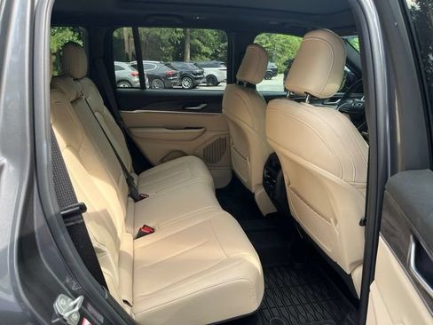 Used 2024 Jeep Grand Cherokee Limited RWD image 13