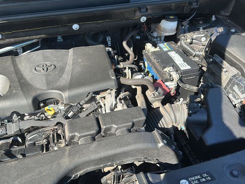 Certified 2019 Toyota RAV4 XLE image 27