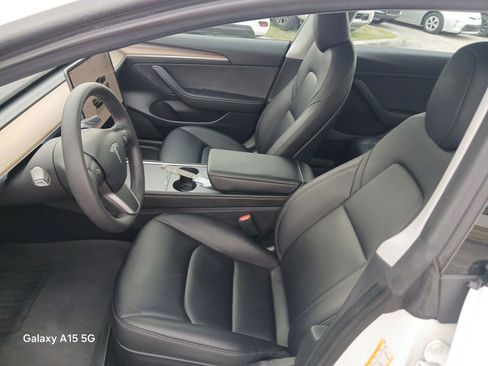 Used 2023 Tesla Model 3 Standard Range image 9
