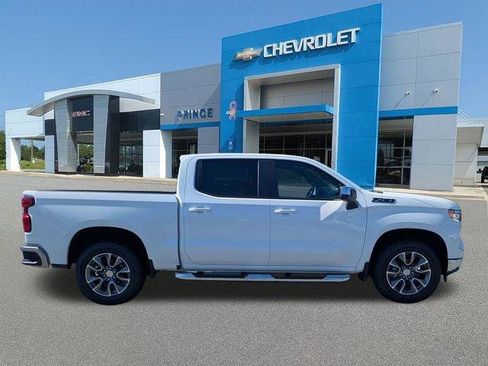 New 2026 Chevrolet Silverado 1500 LT w/ Z71 Off-Road Package AWD/4WD image 3