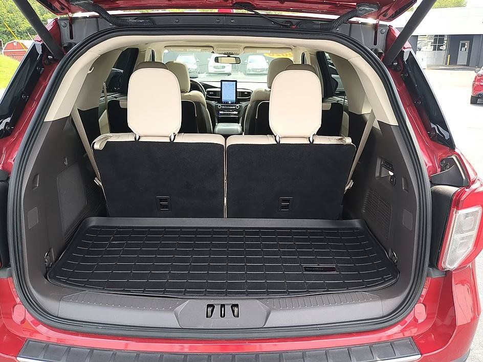 Used 2020 Ford Explorer Platinum w/ Premium Technology Package AWD/4WD image 36