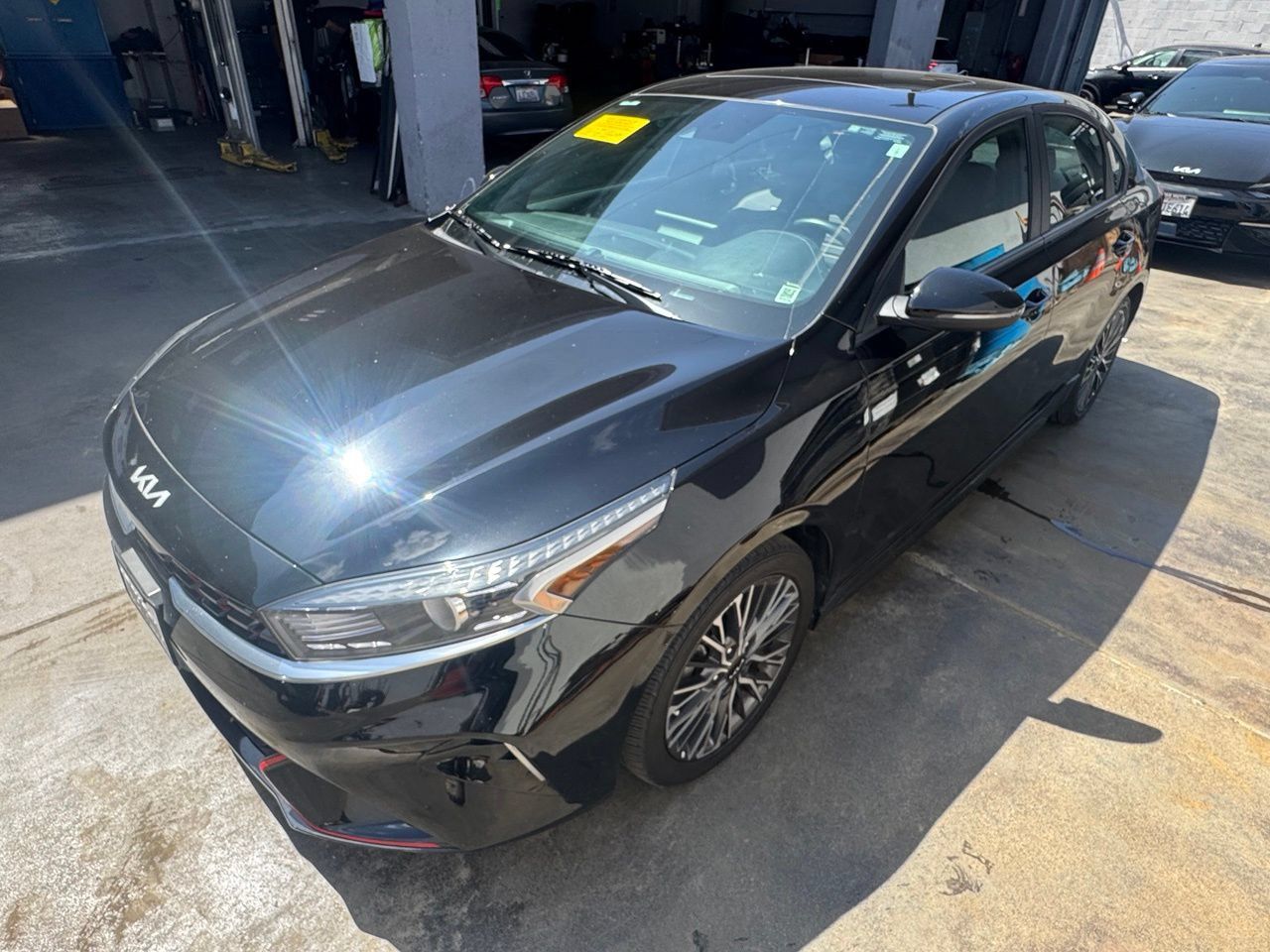 Used 2023 Kia Forte GT-Line w/ GT-Line Premium Package FWD image 2