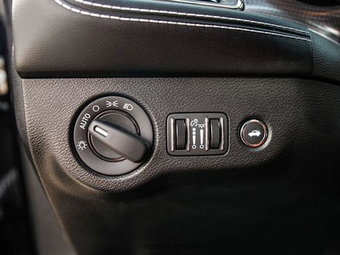 Used 2021 Dodge Challenger SRT Hellcat image 36