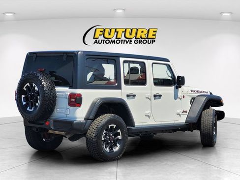 Used 2025 Jeep Wrangler Unlimited Rubicon AWD/4WD image 4