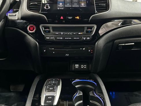 Used 2022 Honda Pilot Touring image 24