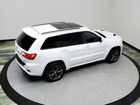 Used 2016 Jeep Grand Cherokee SRT image 36