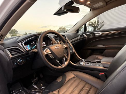 Used 2018 Ford Fusion SE w/ Equipment Group 602A image 10