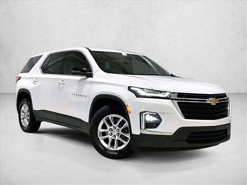 Used 2022 Chevrolet Traverse LS FWD image 12