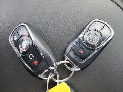 Used 2024 Buick Enclave Avenir w/ Avenir Technology Package image 35