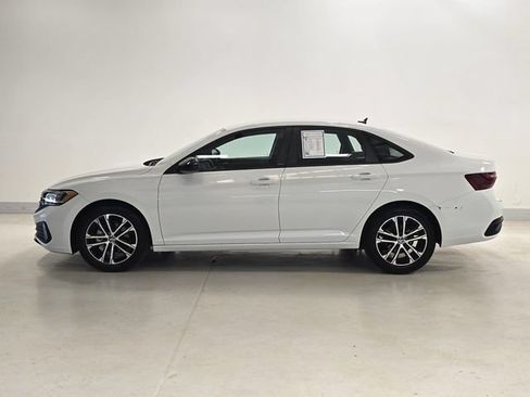 Used 2024 Volkswagen Jetta Sport FWD image 34