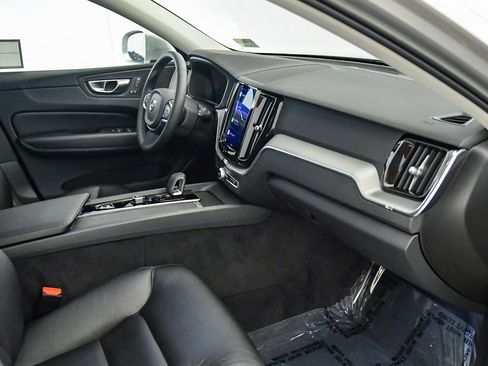 Certified 2023 Volvo XC60 B5 Core w/ Protection Package Premier image 17